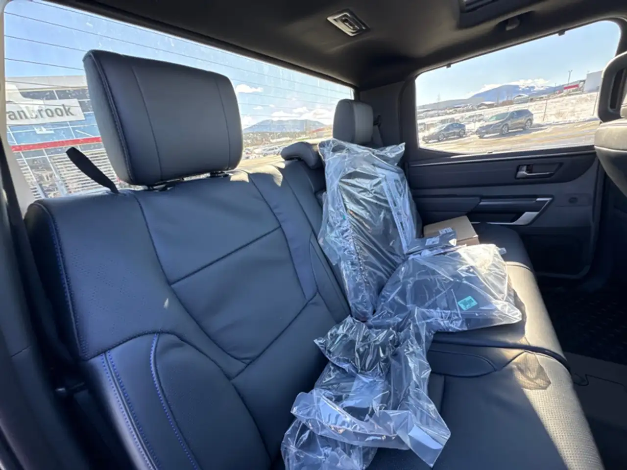 Toyota Tundra снимка Toyota Tundra