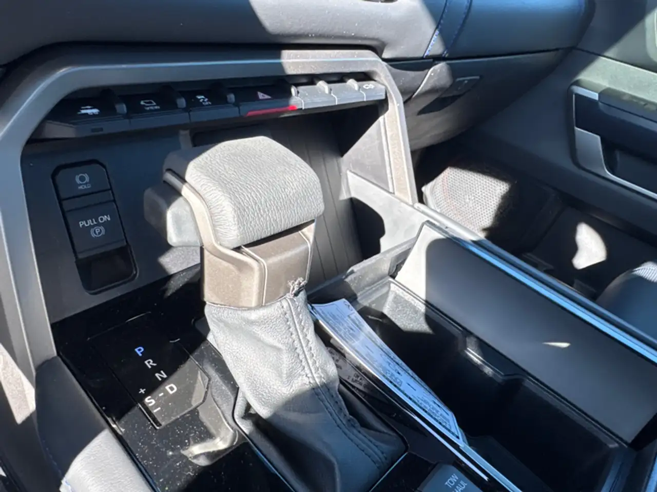 Toyota Tundra снимка Toyota Tundra