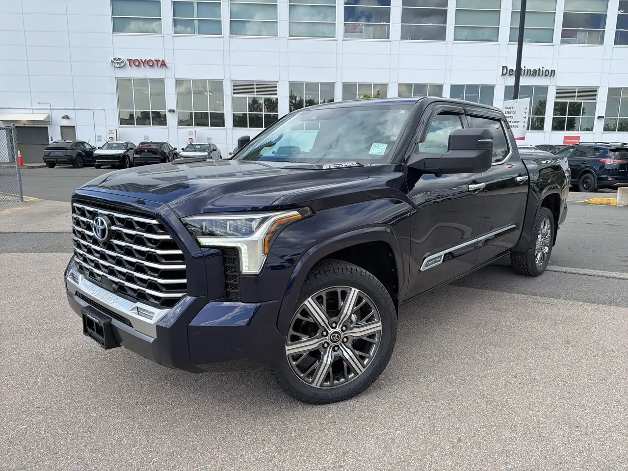 Toyota Tundra снимка Toyota Tundra
