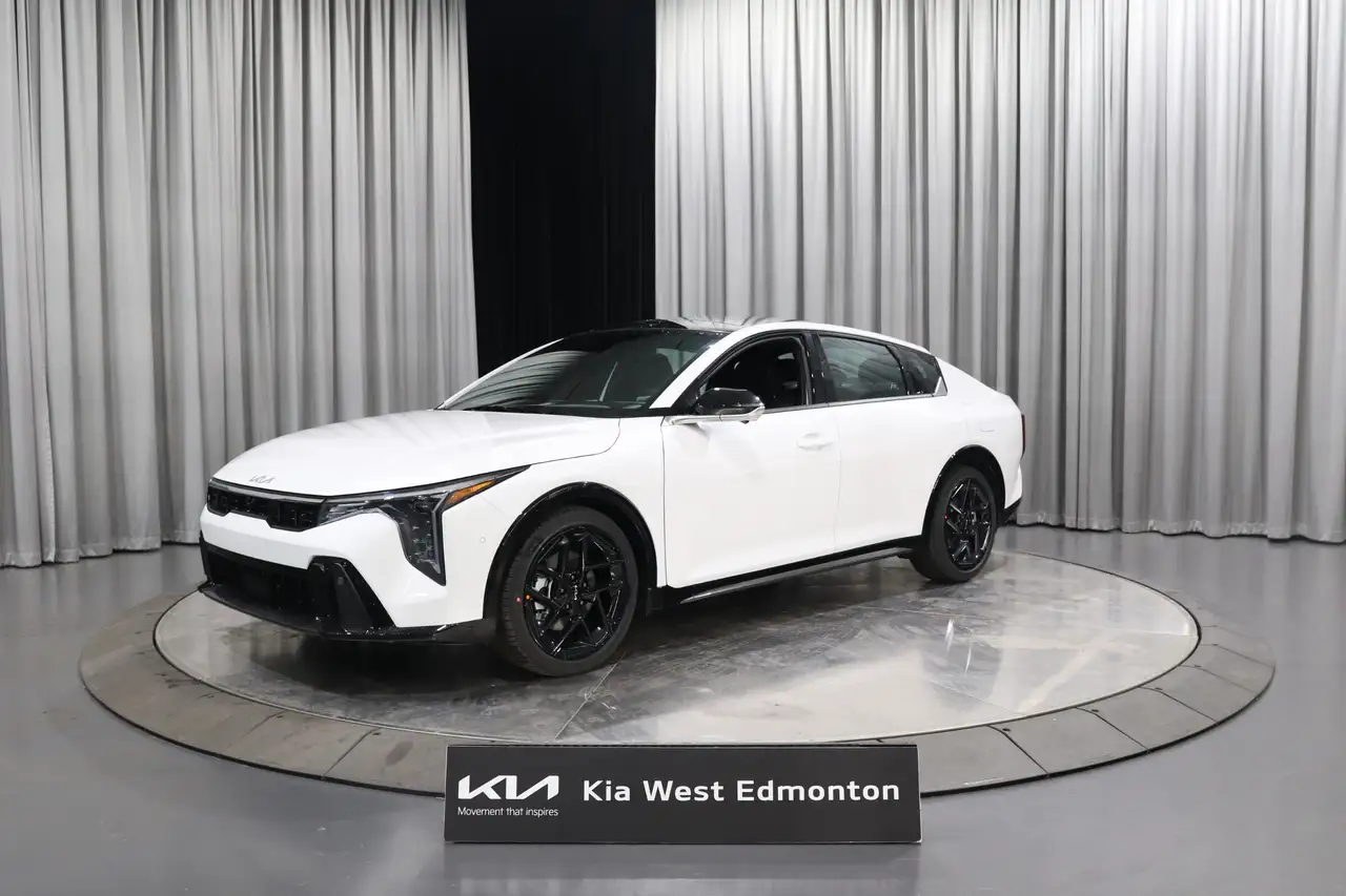 Kia K4 снимка Kia K4