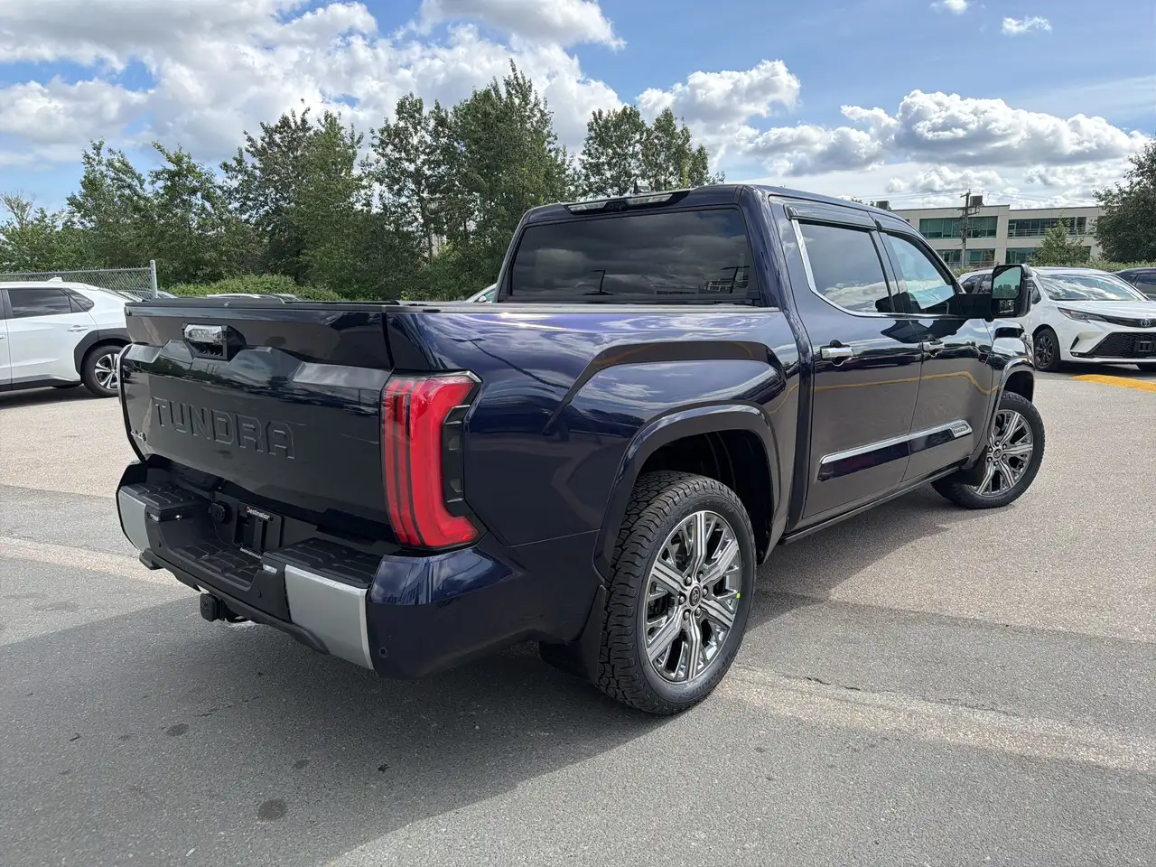 Toyota Tundra снимка Toyota Tundra