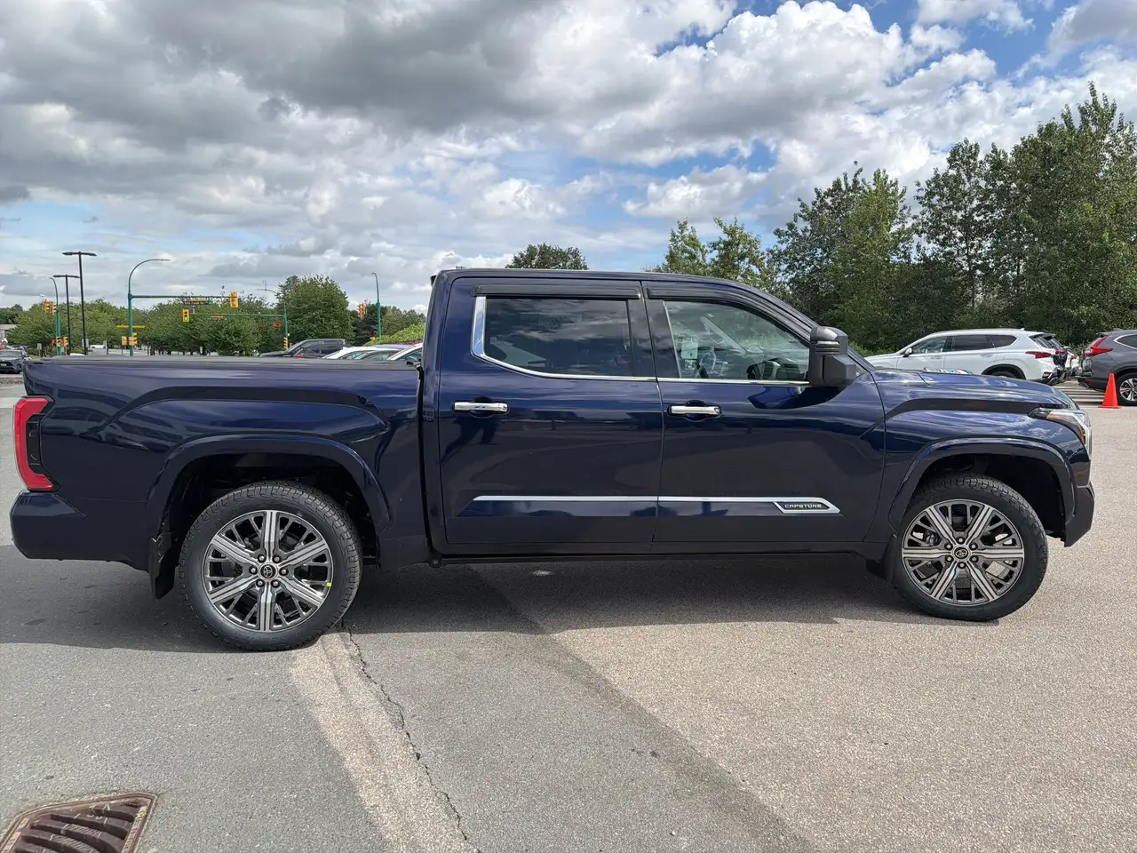 Toyota Tundra снимка Toyota Tundra