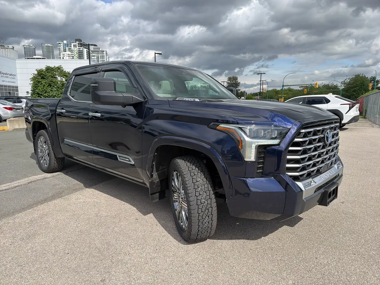 Toyota Tundra снимка Toyota Tundra