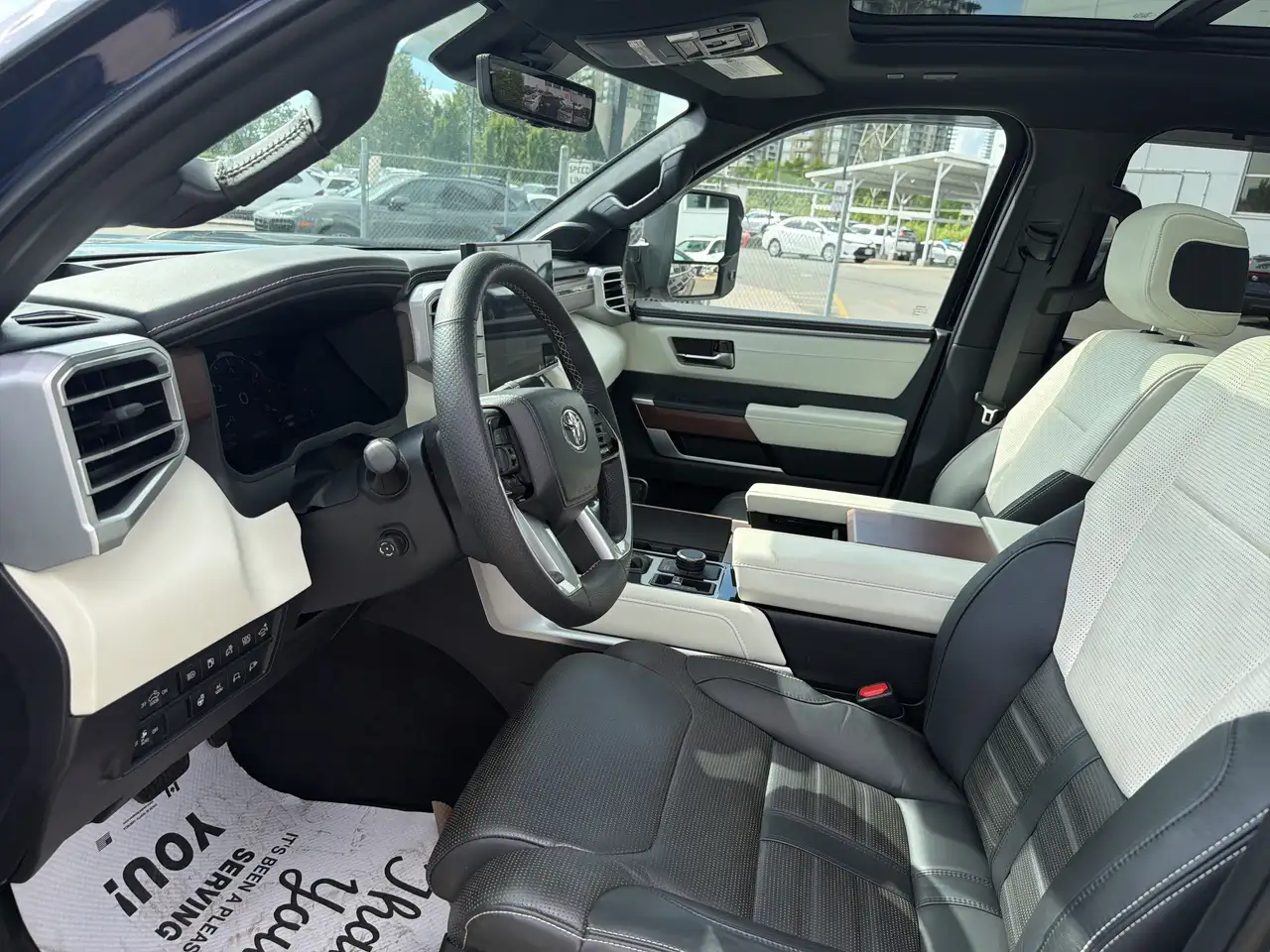 Toyota Tundra снимка Toyota Tundra