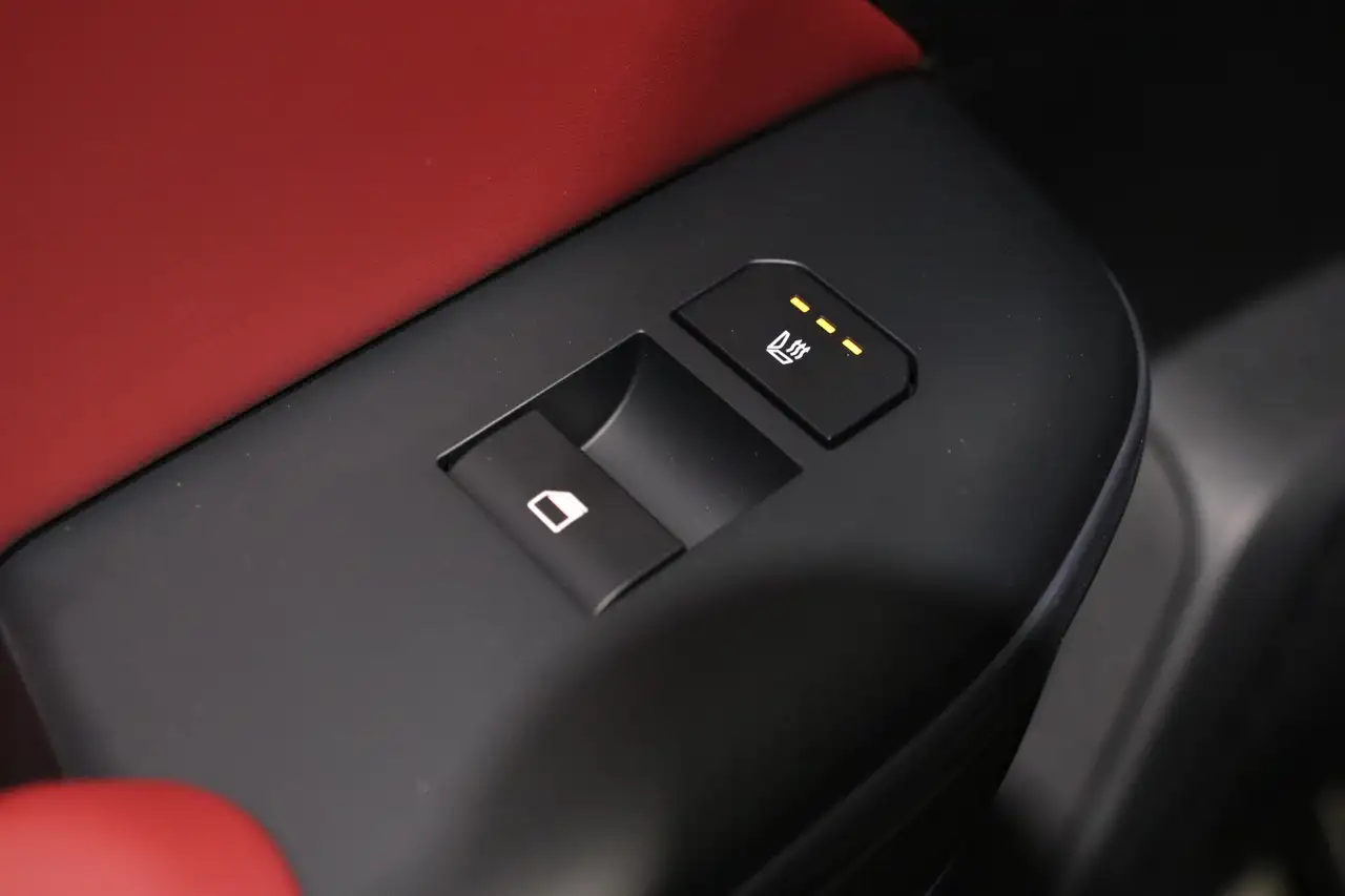 Kia K4 снимка Kia K4