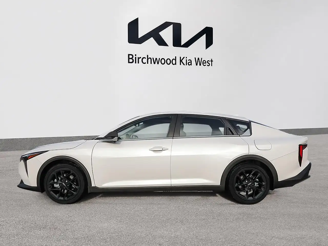 Kia K4 снимка Kia K4