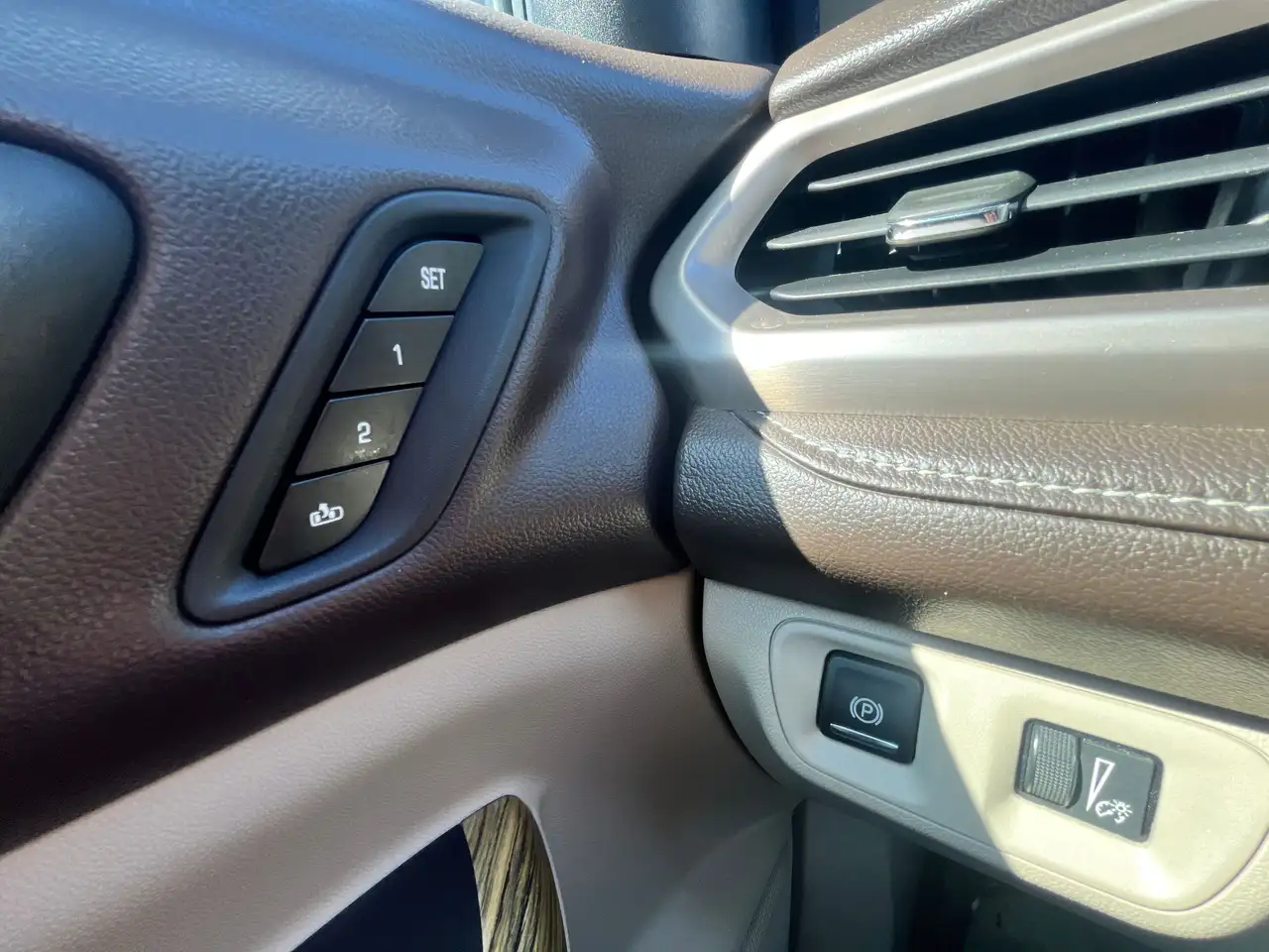 GMC Acadia photo GMC Acadia