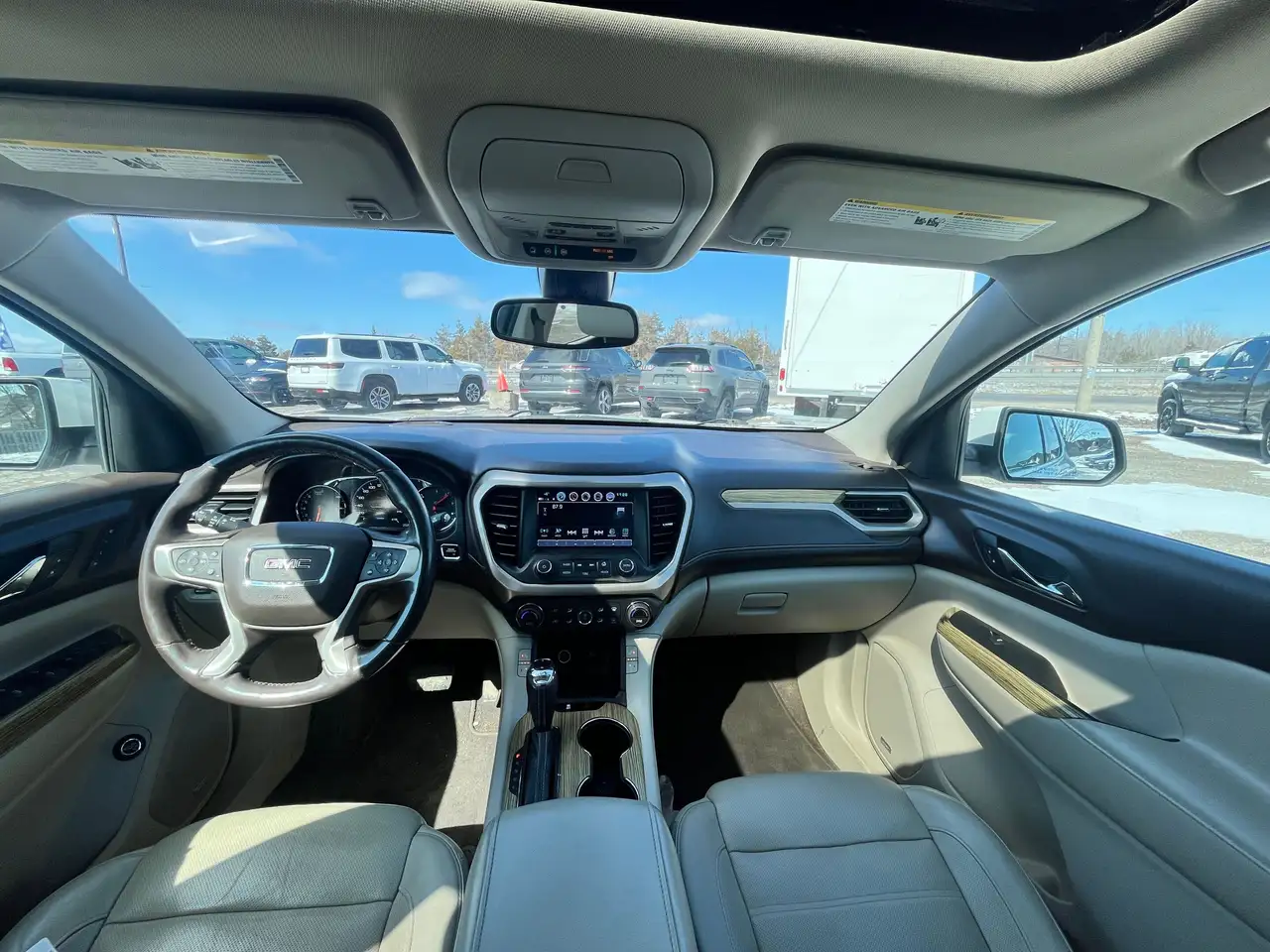 GMC Acadia photo GMC Acadia