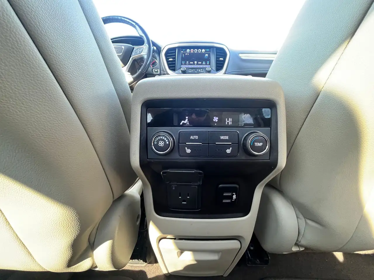 GMC Acadia photo GMC Acadia