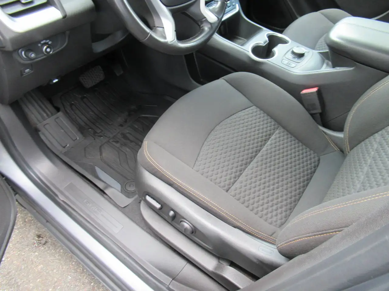 GMC Terrain photo GMC Terrain