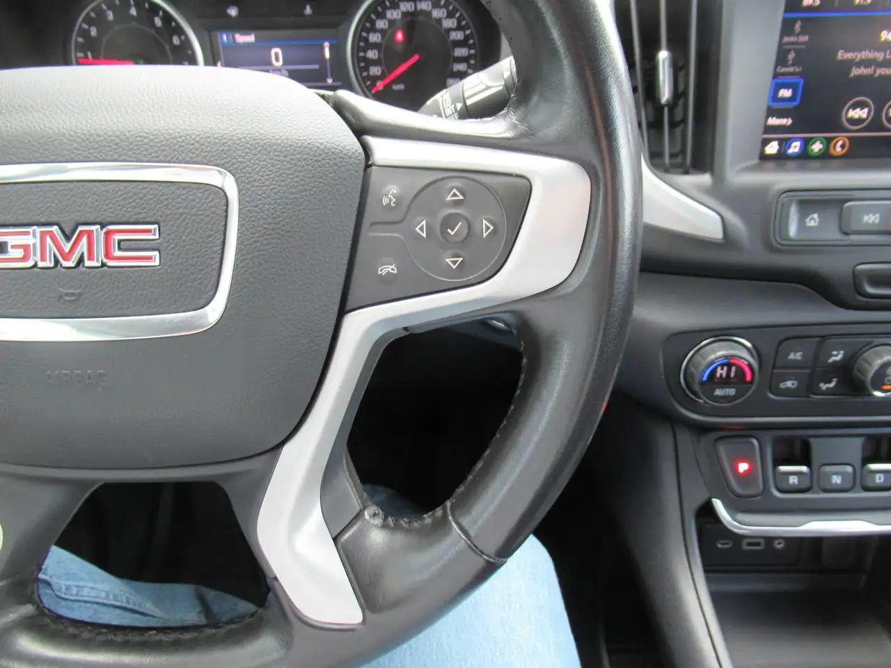 GMC Terrain photo GMC Terrain