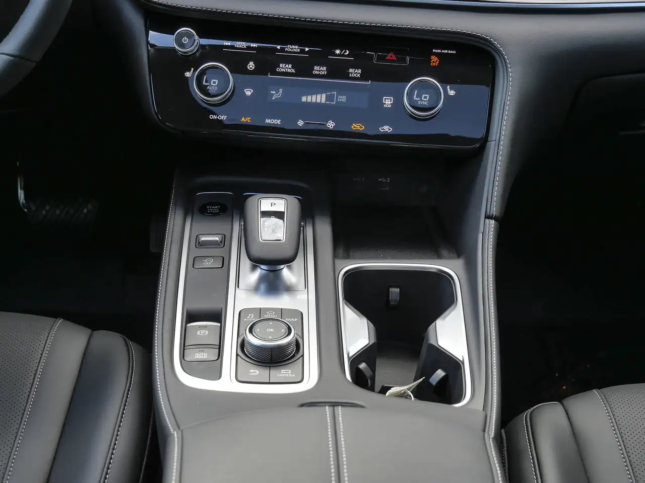 Infiniti QX60 снимка Infiniti QX60