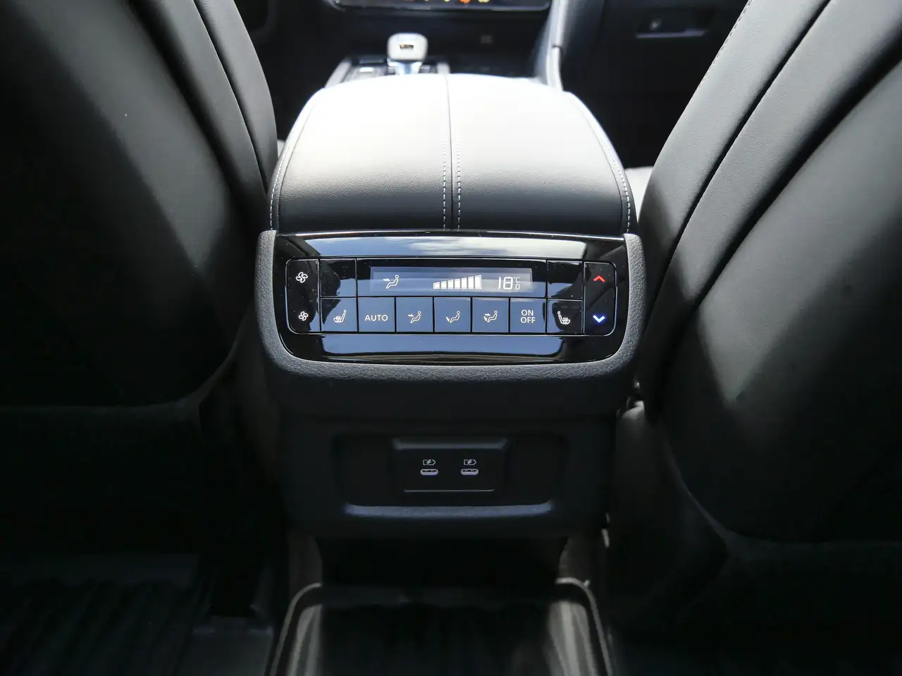 Infiniti QX60 снимка Infiniti QX60