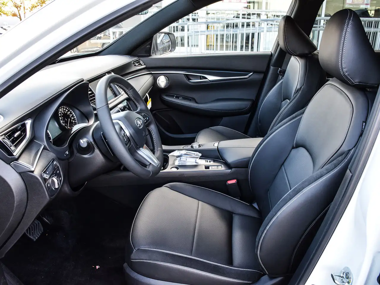 Infiniti QX50 снимка Infiniti QX50