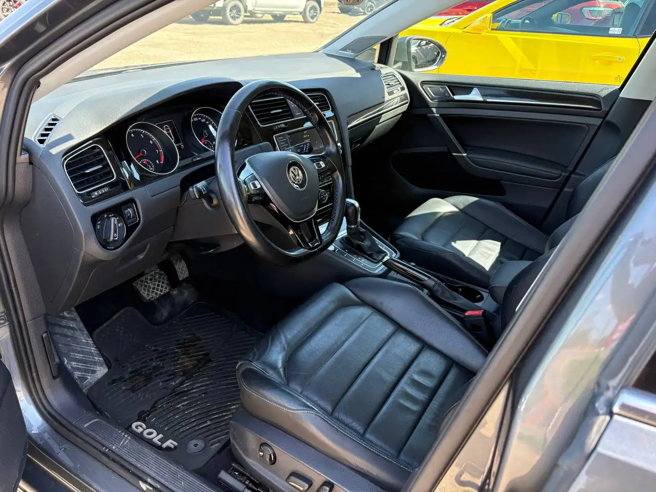 Volkswagen Golf photo Volkswagen Golf