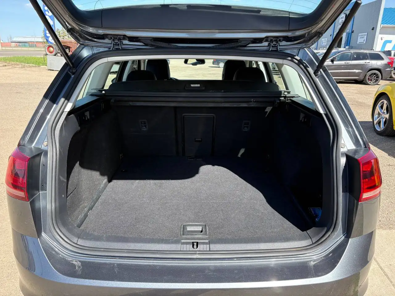 Volkswagen Golf photo Volkswagen Golf