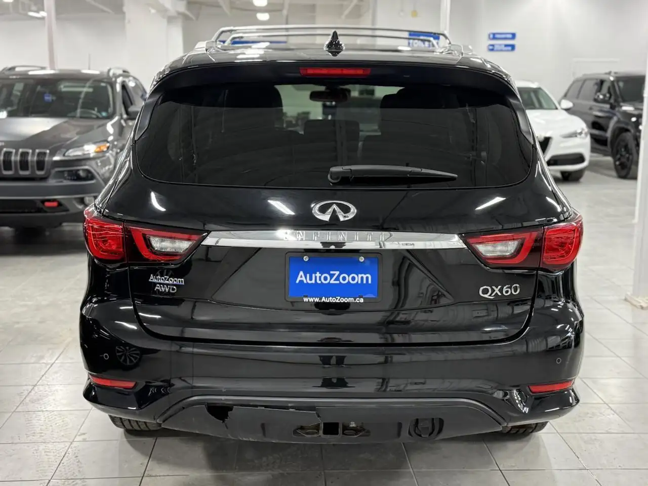 Infiniti QX60 снимка Infiniti QX60