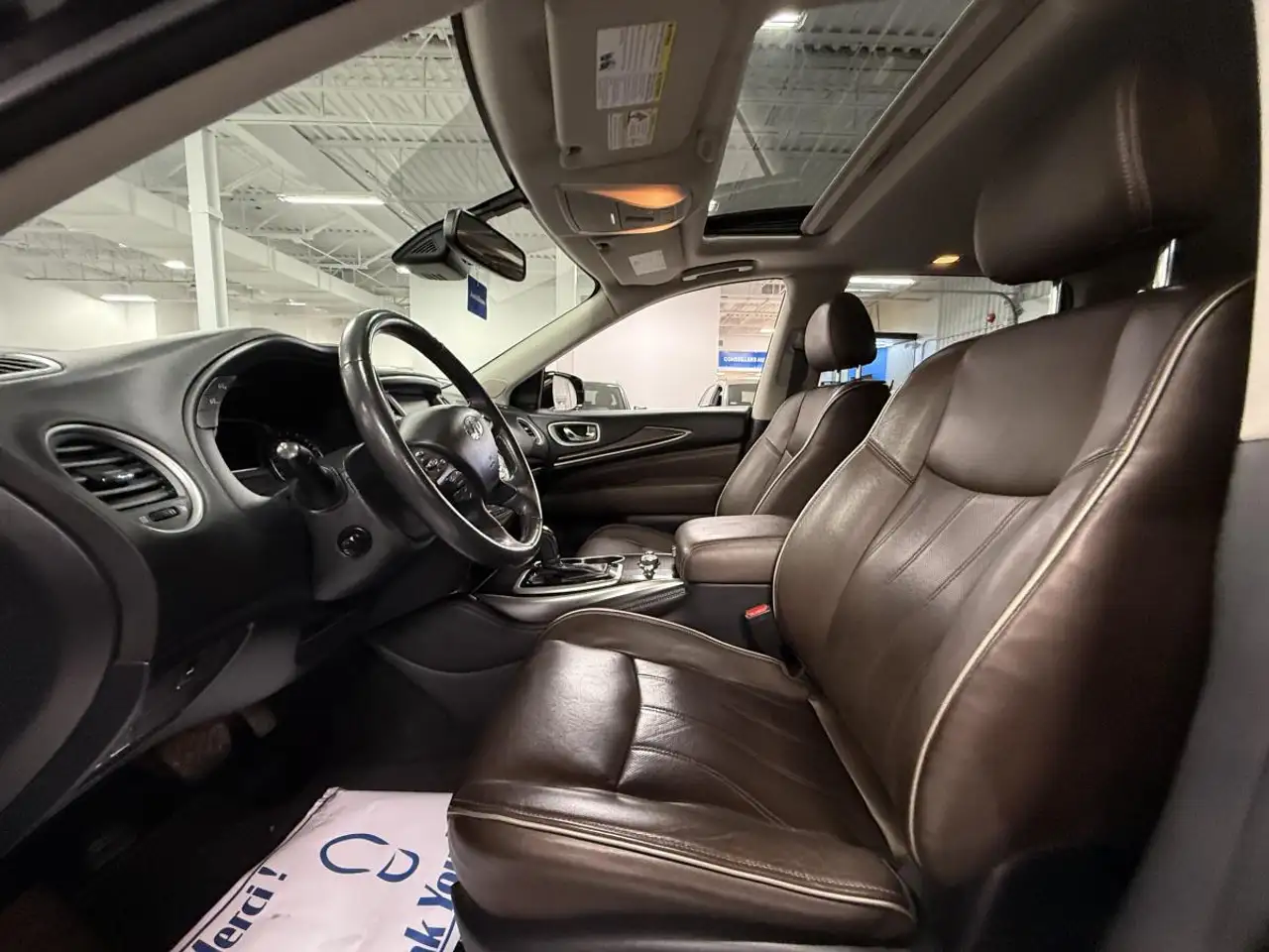 Infiniti QX60 снимка Infiniti QX60