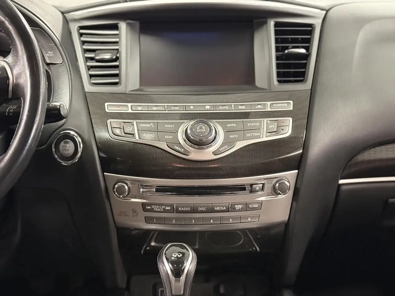 Infiniti QX60 снимка Infiniti QX60