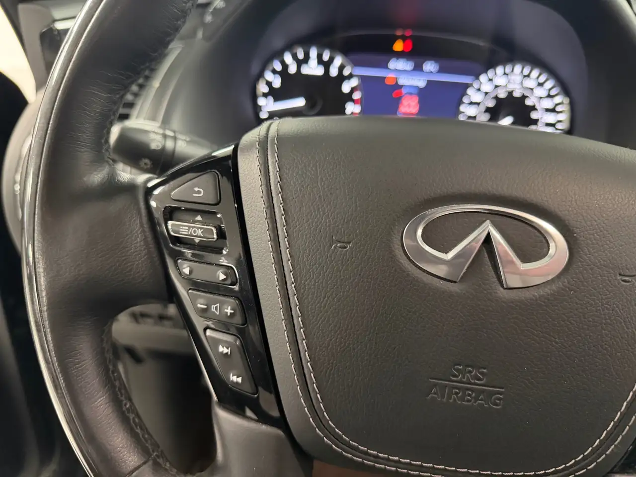 Infiniti QX80 снимка Infiniti QX80
