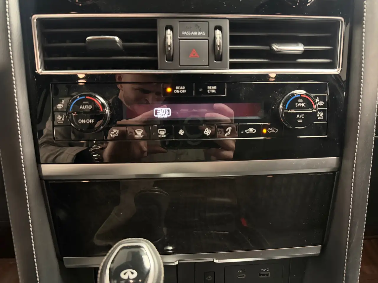 Infiniti QX80 снимка Infiniti QX80