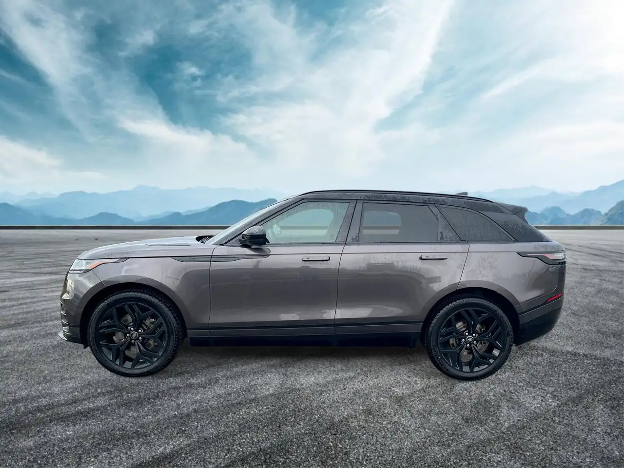 Land Rover Range Rover Velar photo Land Rover Range Rover Velar