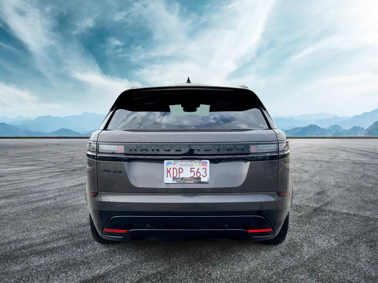Land Rover Range Rover Velar photo Land Rover Range Rover Velar