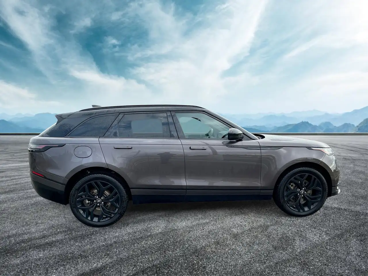 Land Rover Range Rover Velar photo Land Rover Range Rover Velar