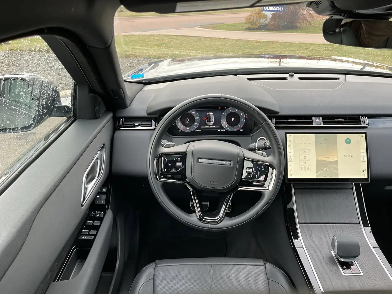 Land Rover Range Rover Velar photo Land Rover Range Rover Velar