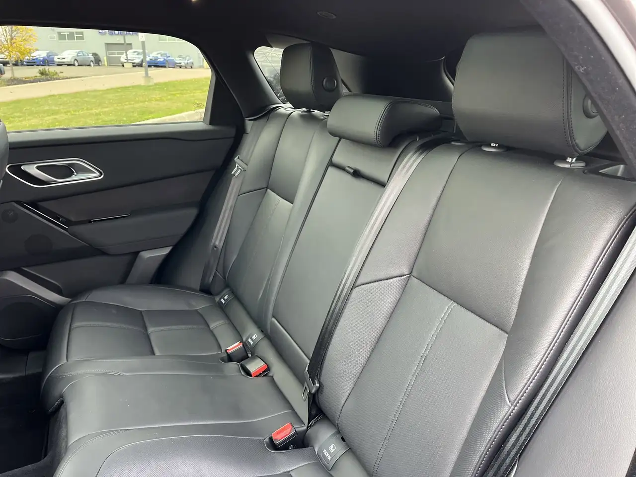 Land Rover Range Rover Velar photo Land Rover Range Rover Velar
