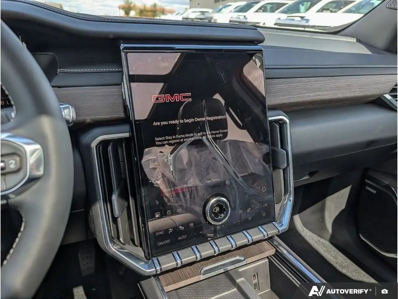GMC Acadia снимка GMC Acadia
