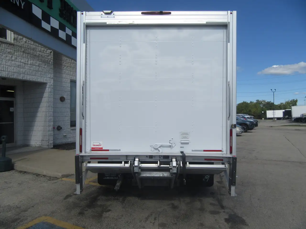 Ford E-450 снимка Ford E-450