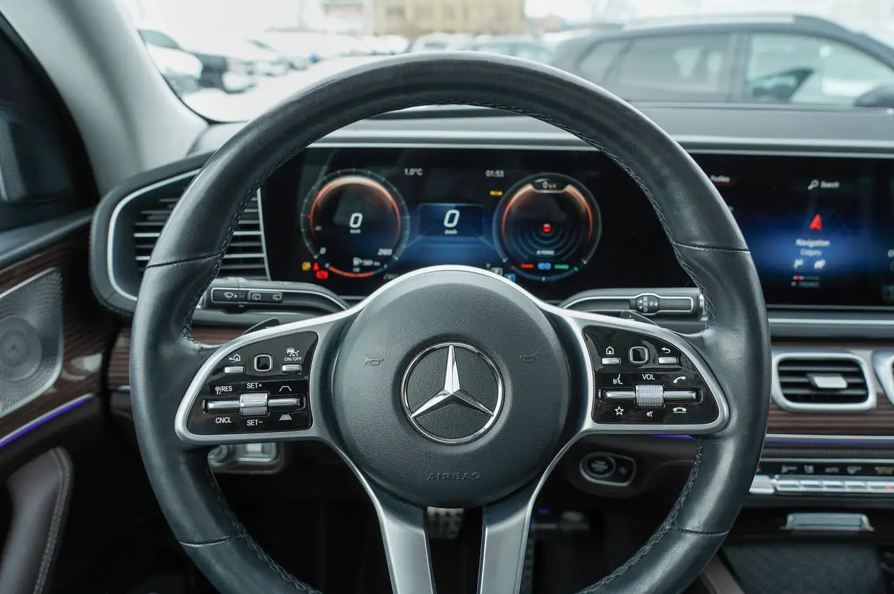 Mercedes-Benz GLS снимка Mercedes-Benz GLS
