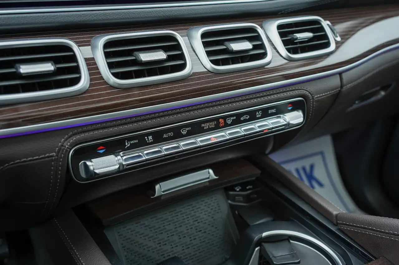 Mercedes-Benz GLS снимка Mercedes-Benz GLS