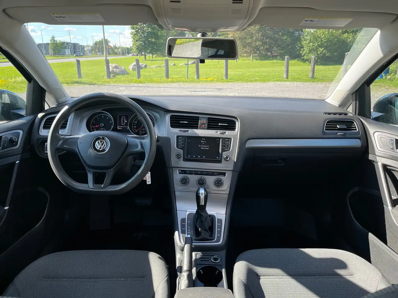 Volkswagen Golf photo Volkswagen Golf