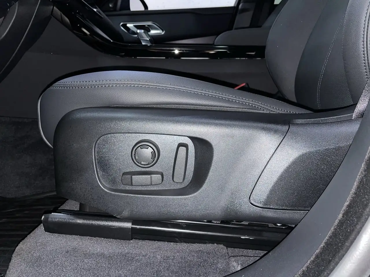 Land Rover Range Rover Velar снимка Land Rover Range Rover Velar
