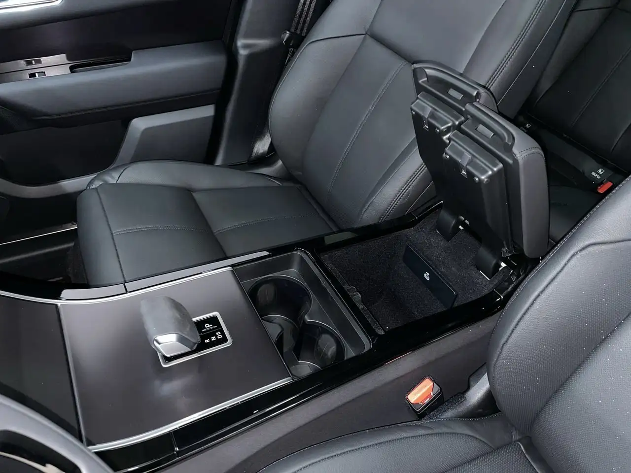 Land Rover Range Rover Velar снимка Land Rover Range Rover Velar