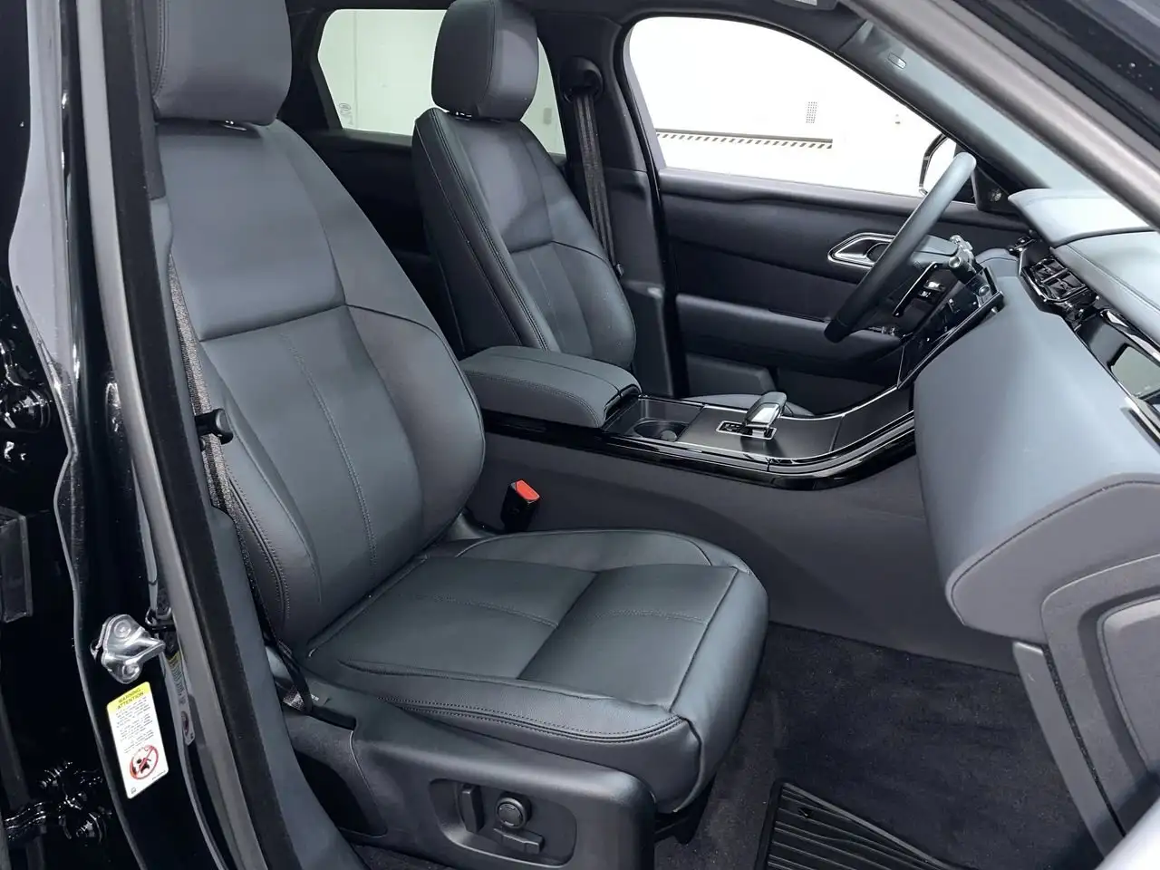 Land Rover Range Rover Velar снимка Land Rover Range Rover Velar