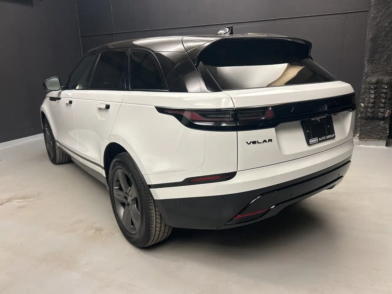 Land Rover Range Rover Velar photo Land Rover Range Rover Velar