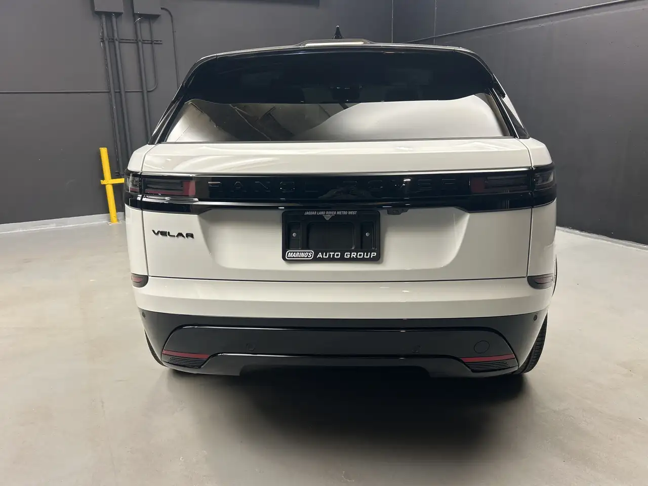 Land Rover Range Rover Velar photo Land Rover Range Rover Velar