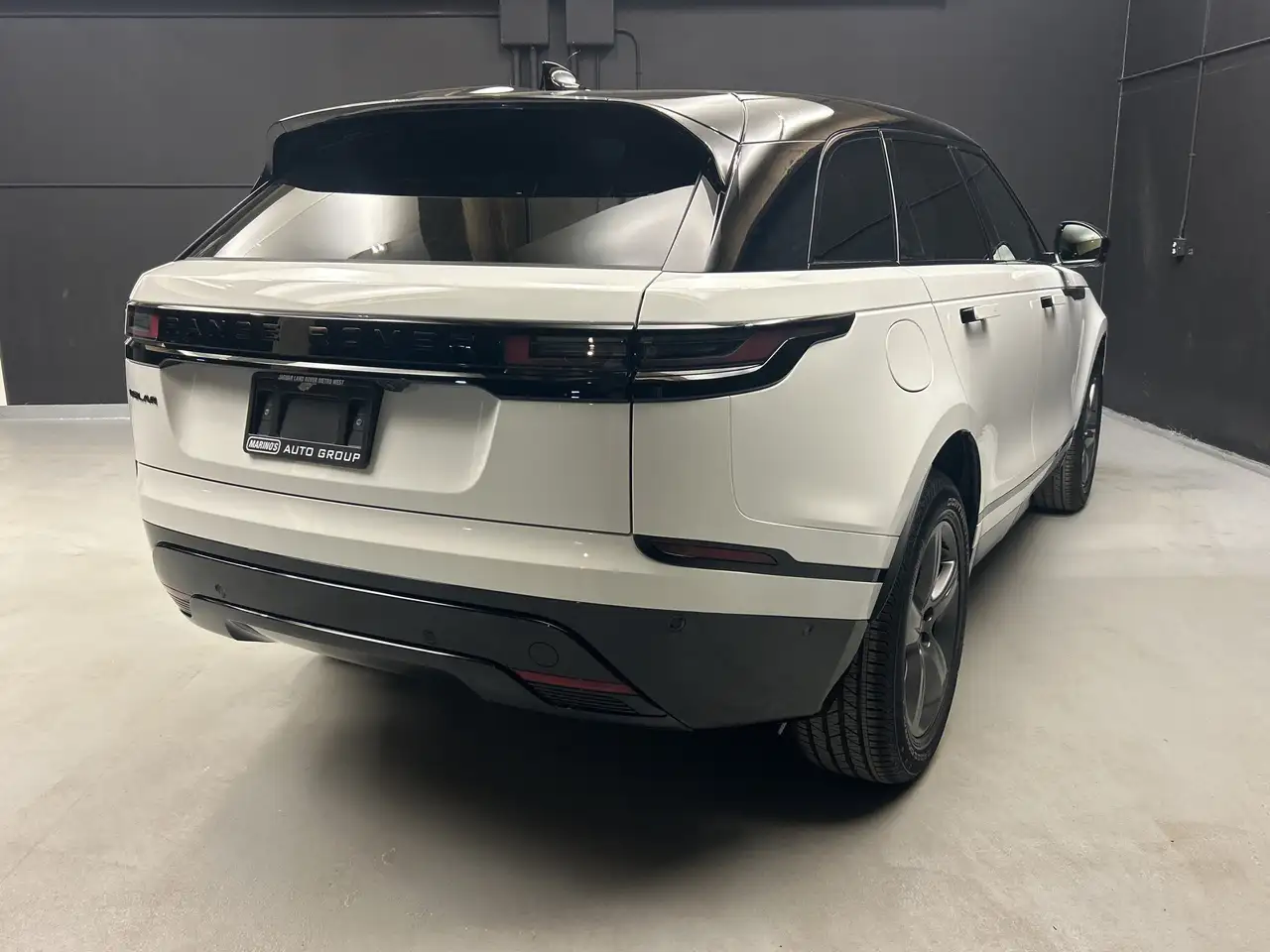 Land Rover Range Rover Velar photo Land Rover Range Rover Velar