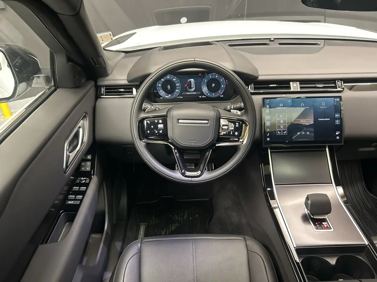 Land Rover Range Rover Velar photo Land Rover Range Rover Velar