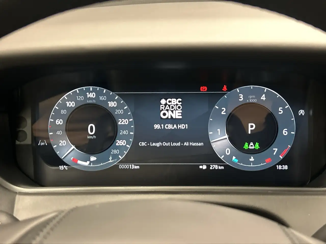 Land Rover Range Rover Velar photo Land Rover Range Rover Velar