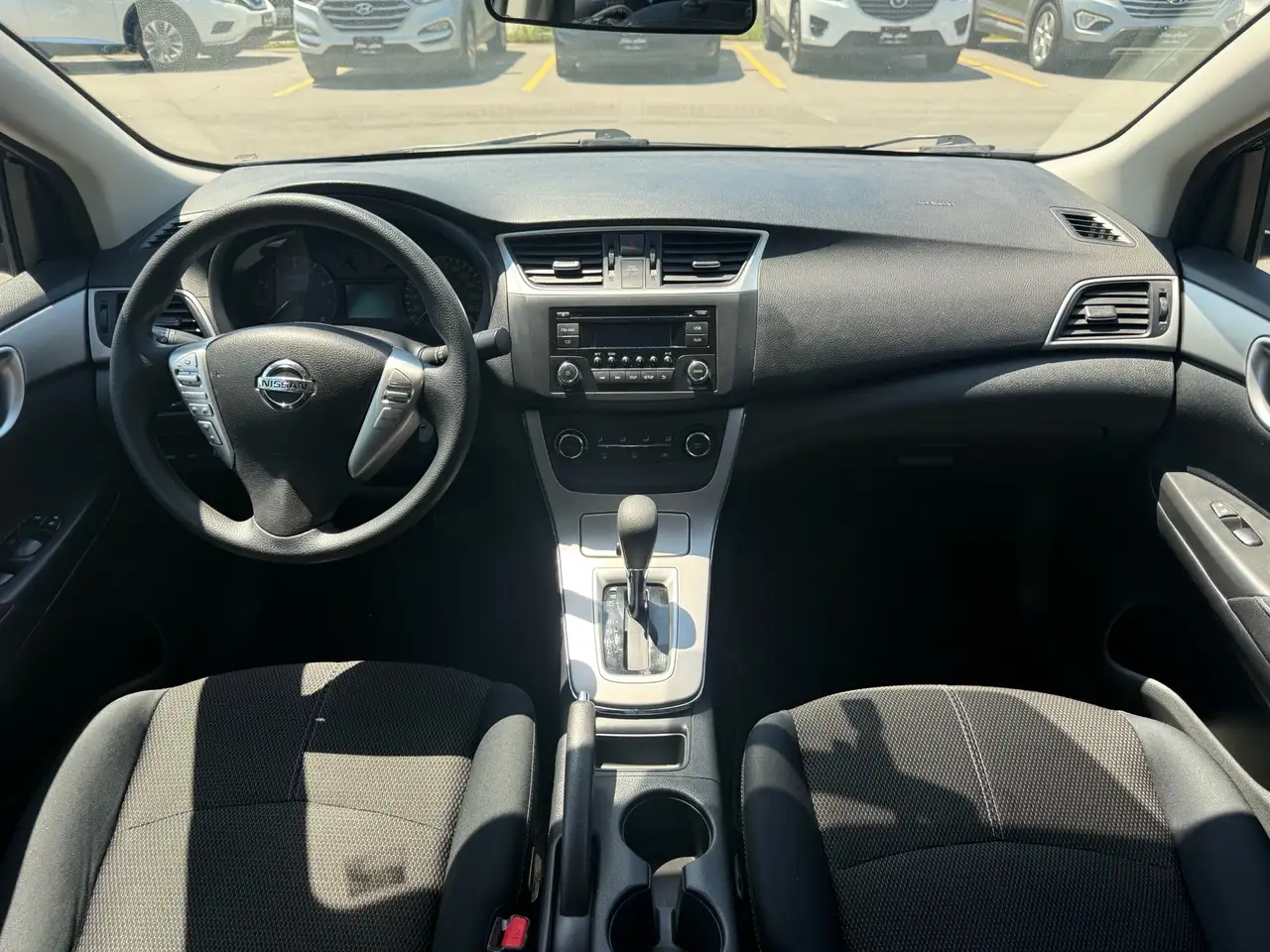 Nissan Sentra fotografie Nissan Sentra