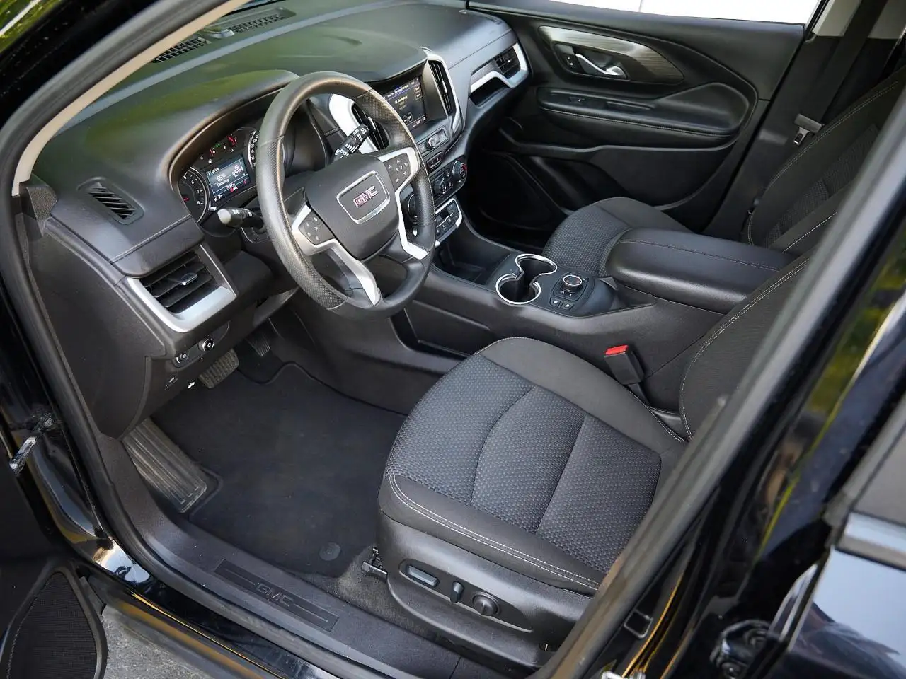 GMC Terrain photo GMC Terrain