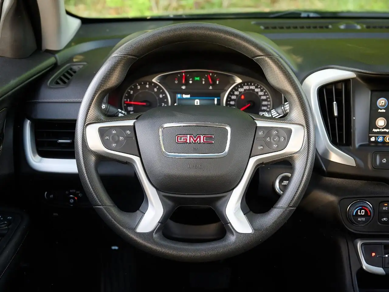 GMC Terrain photo GMC Terrain