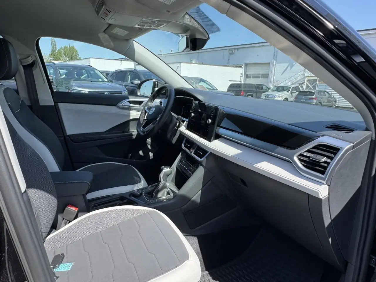 Volkswagen Taos снимка Volkswagen Taos