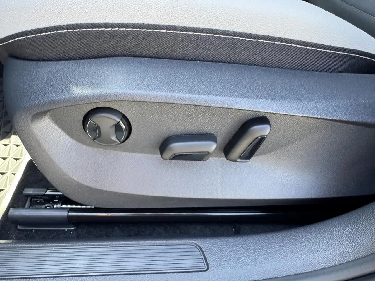 Volkswagen Taos снимка Volkswagen Taos