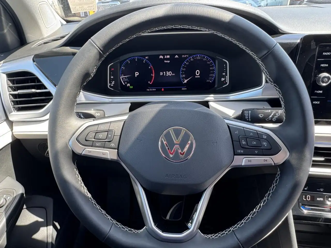Volkswagen Taos снимка Volkswagen Taos