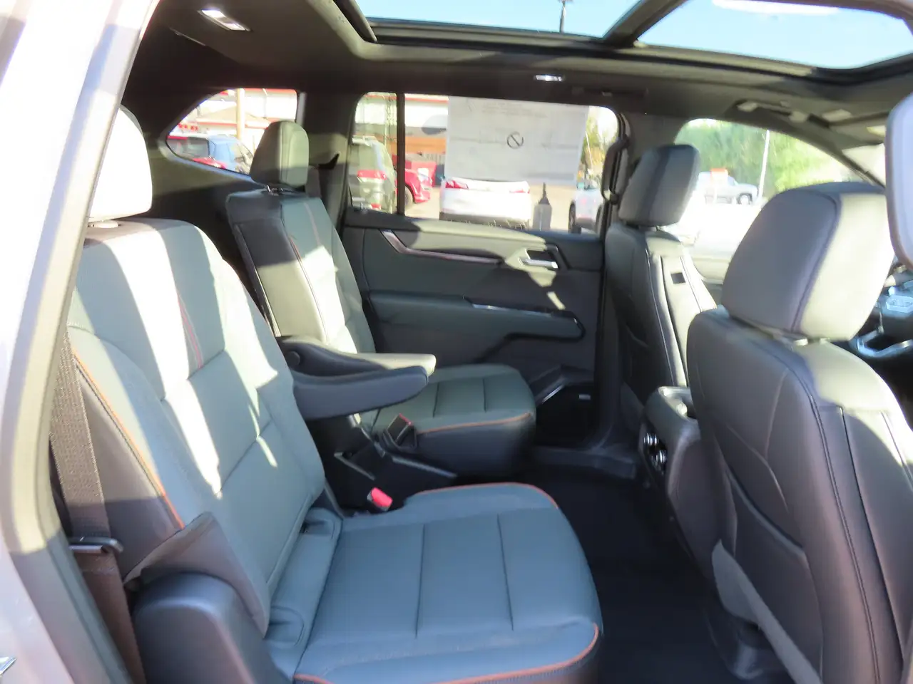 GMC Acadia снимка GMC Acadia